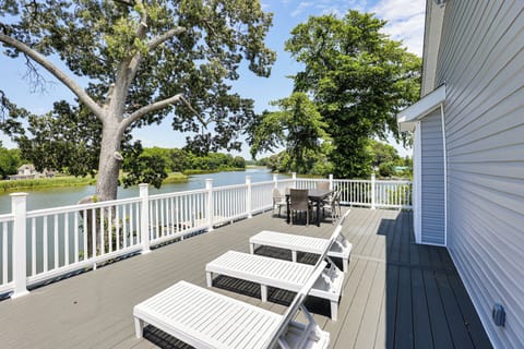 Deale Vacation Rental | 4BR | 3.5BA | 2,350 Sq Ft