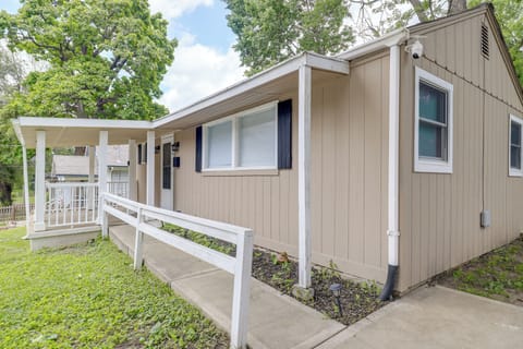 Independence Vacation Rental | 2BR | 1BA | 921 Sq Ft