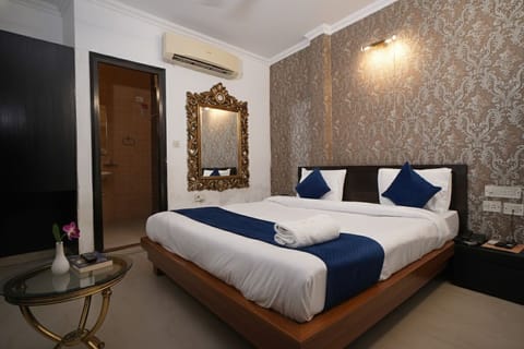 Classic Double Room, City View | Desk, WiFi (free)