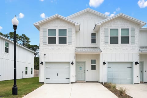Lost Bay - Orange Beach, AL - Signature Properties