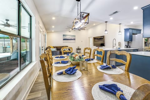 House (5 Bedrooms) | Interior