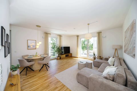Wohnzimmer: Sicht beim Betreten der Wohnung