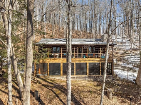 Nestled in the scenic mountains of Mars Hill, this beautiful 3BR/3BA home offers peaceful surroundings, fresh mountain air, and stunning view. A perfect Blue Ridge retreat just minutes from Asheville, ideal for family getaways or relaxing long stays.
