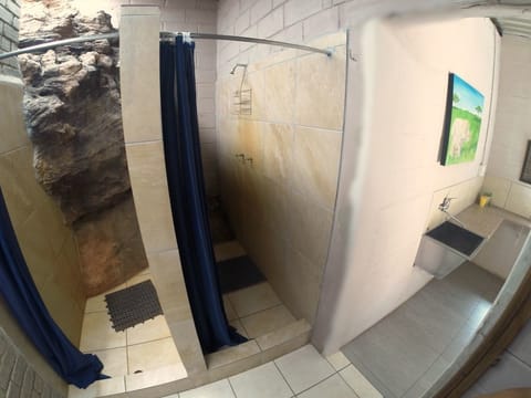 Free toiletries, towels, shampoo