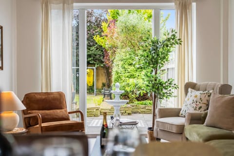 House | 3 bedrooms, high-speed internet