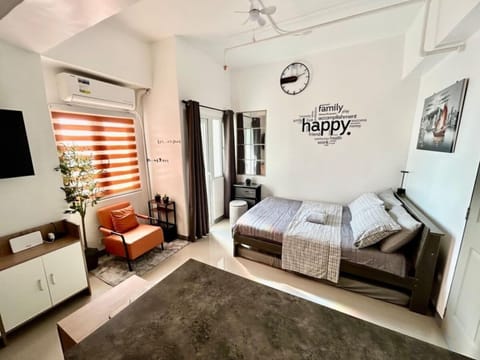 Living/Sleeping Area