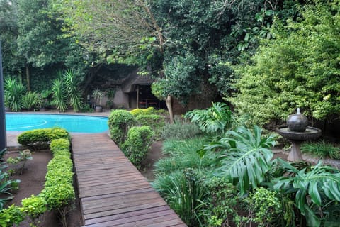 Cottage, Kitchen | Garden view