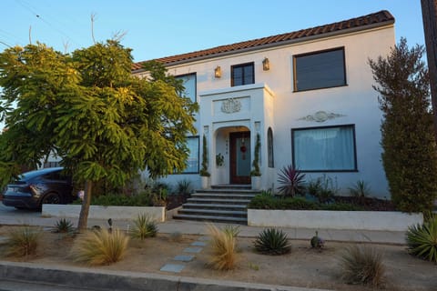 Golden hour at La Maison. Grand private entrance