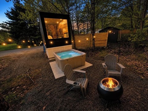 Private hot tub and fire pit oasis for cozy woodland evenings