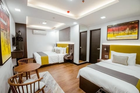 Family Room | In-room safe, WiFi (free)