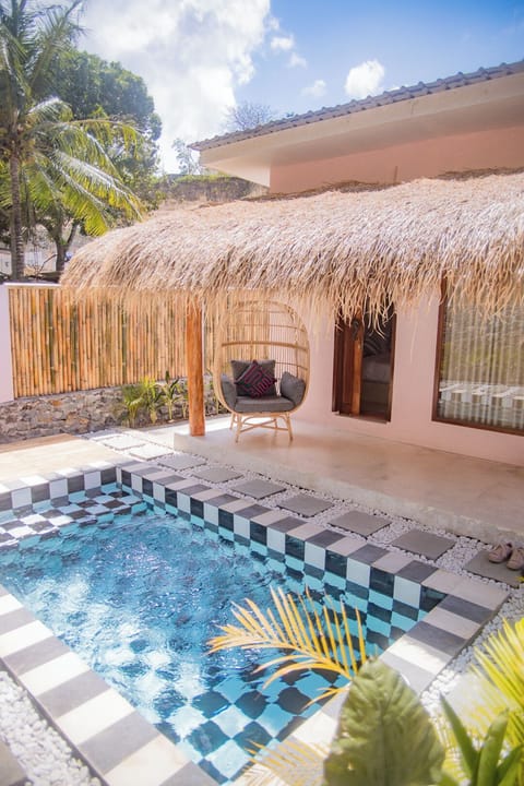 Room | Pool | Outdoor pool