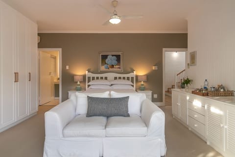 Deluxe Double Room, 1 Queen Bed, Lagoon View, Sea Facing | 7 bedrooms, premium bedding, in-room safe, individually decorated