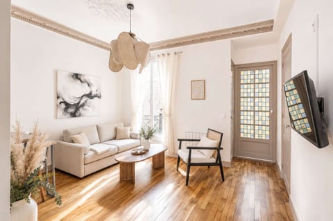 Bright & spacious Living Area