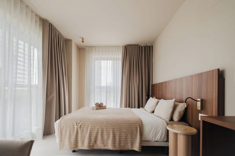 Studio, City View | Blackout drapes, iron/ironing board (on request), WiFi (free)