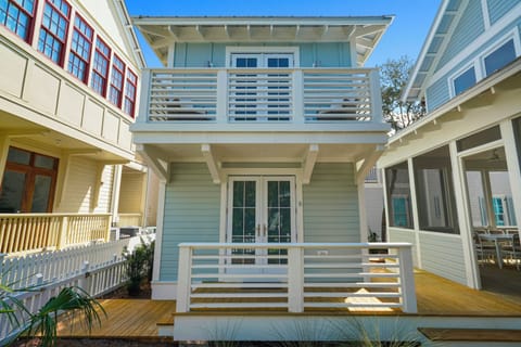 WELCOME TO GULFBREEZE IN SEASIDE, FLORIDA!