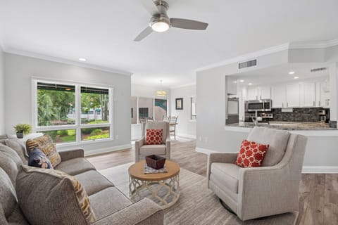 2 BR & 2 BA Villa In Anchorage with Sleek Finishes