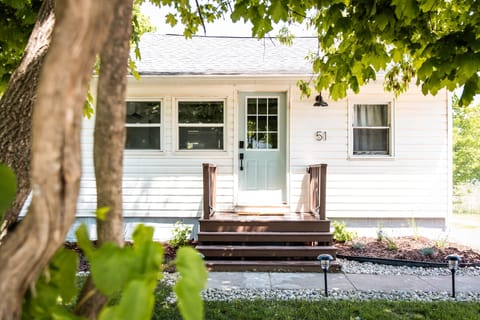Sail & Shore Cottage Front Entrance