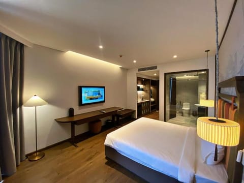Double Room, Private Bathroom, Sea View | In-room safe, desk, blackout drapes, soundproofing