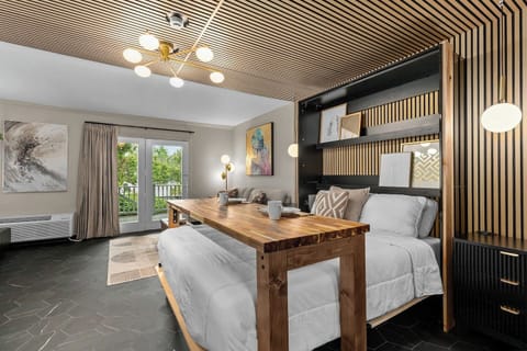 Queen murphy bed.