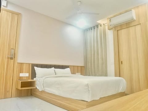 Deluxe Double Room, City View | Desk, laptop workspace, WiFi (free)
