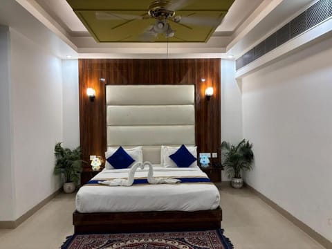 Deluxe Double Room | Desk, laptop workspace, WiFi (free)