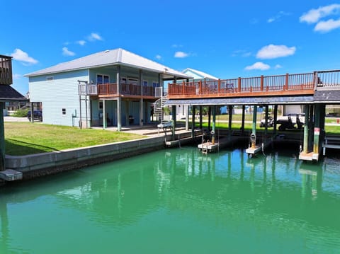 Achilles Casa - house & boat slips