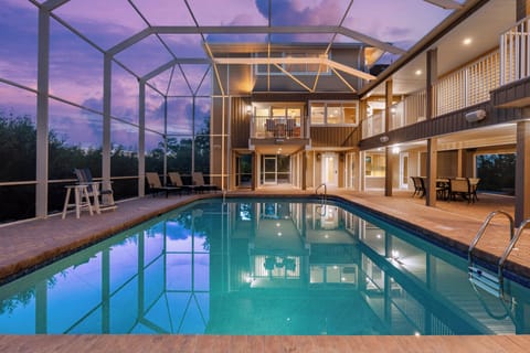 Welcome to Widgeon Point and Private Pool Oasis!