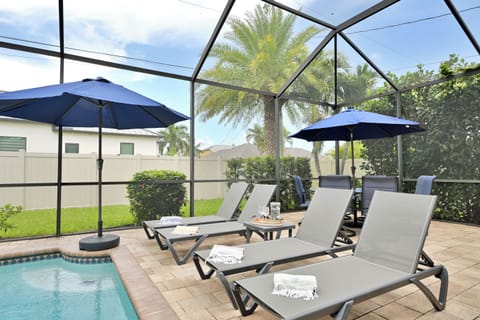 Lanai w/ Heated Pool & Lounging Area