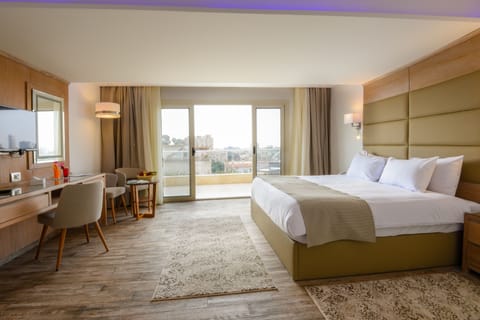 Luxury Single Room, 1 Bedroom, City View | In-room safe, iron/ironing board, WiFi, bed sheets