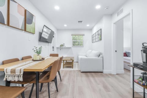 House, Multiple Beds, Kitchen, Garden View (Terrace Park - B) | Dining