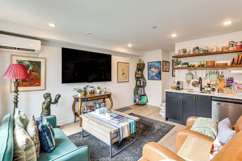 Philadelphia Vacation Rental | 2BR | 2BA | 950 Sq Ft