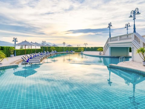 Indoor pool, outdoor pool, free cabanas, pool umbrellas