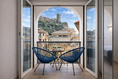 Deluxe Double Room, City View | Interior