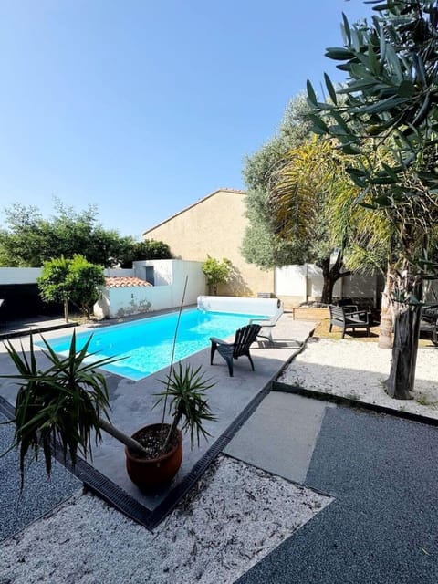 Private pool with sunny garden - Saint-Cyprien apartment