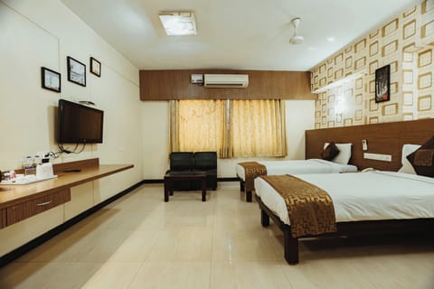 Deluxe Double or Twin Room | WiFi (free), bed sheets