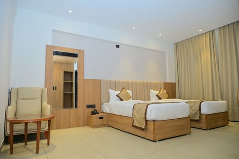 Desk, laptop workspace, WiFi (free), bed sheets