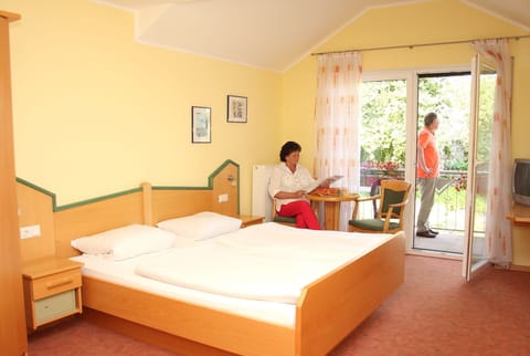 Premium bedding, in-room safe, desk, soundproofing