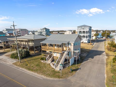 Just steps from the beach, Sandy Sea Star – Dunes Lower offers the perfect blend