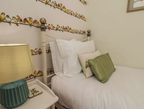 3 bedrooms, WiFi (free), individually decorated, individually furnished