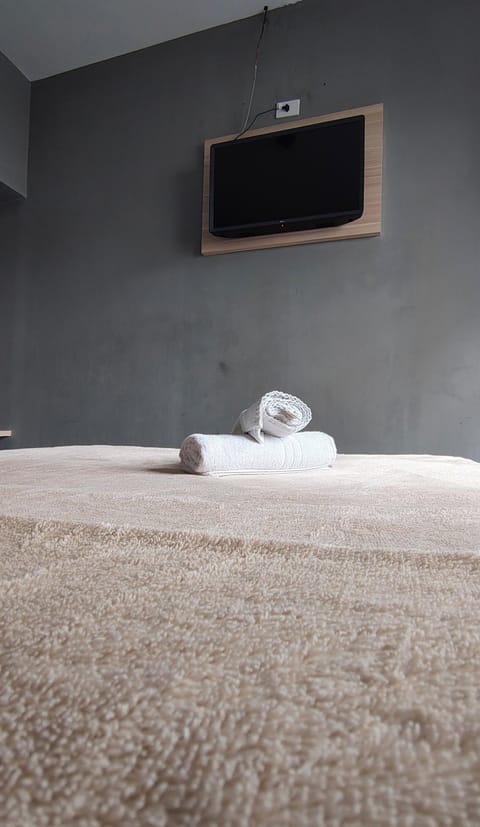 Standard Double Room | Laptop workspace, WiFi (free)