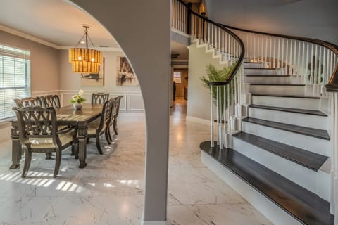 House, Patio, Garden View | Dining room