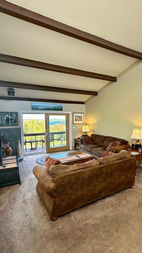 Condo, Multiple Beds, Garden View (Greens, Pines & Lake Views Condo) | Living area