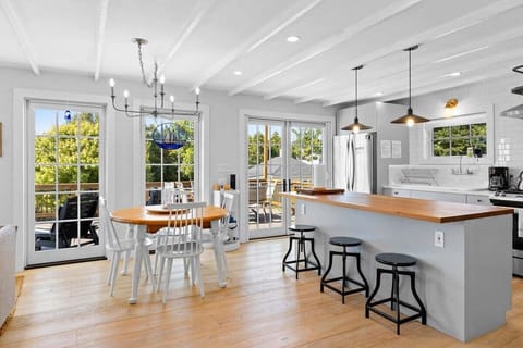 House, Multiple Beds (Harborside Cottage) | Interior