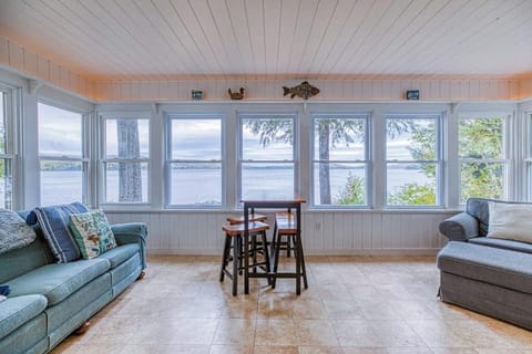 Cottage, Multiple Beds, Fireplace, Garden View (White Lobster Cottage) | Living area