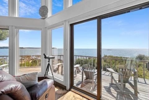 House, Multiple Beds (Clark Point Cottage) | Living area