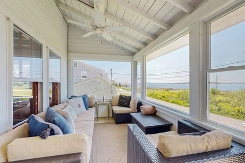 Cabin, Multiple Beds, Kitchen, Garden View (Ocean Point Colony House) | Living area