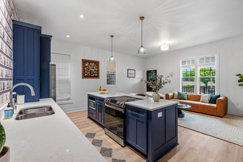 520 S 6th St-37