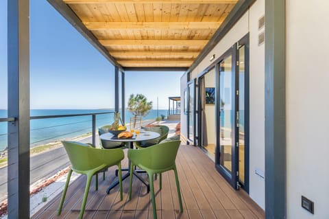 Camping Home first row to the Sea | Terrace/patio