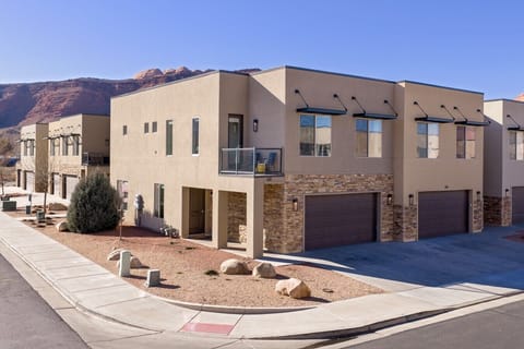 611 Street View