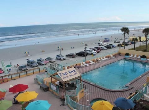 Pool or Ocean? Your Choice!